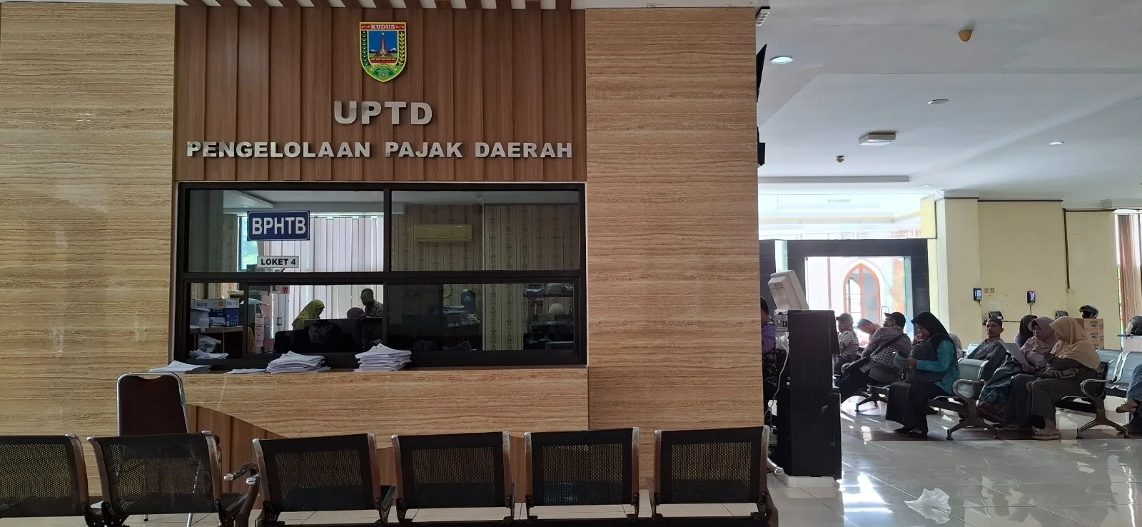 contoh pajak daerah dan retribusi daerah
